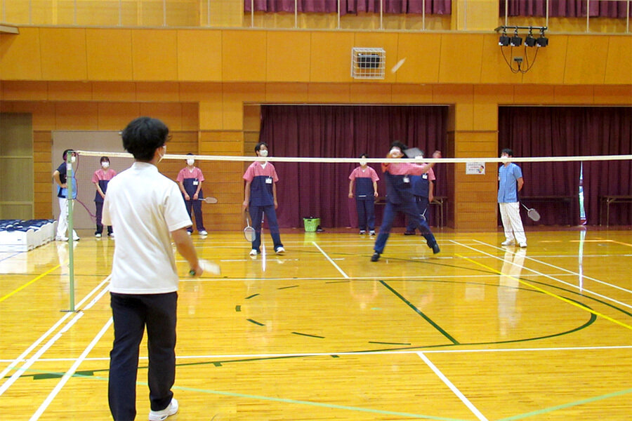 写真：利用者さんと試合