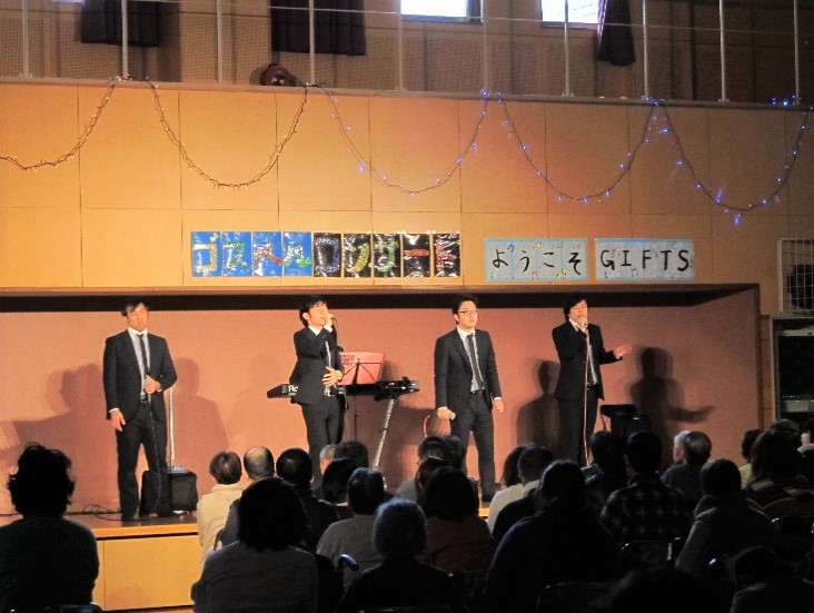 GIFTSのコンサートの様子
