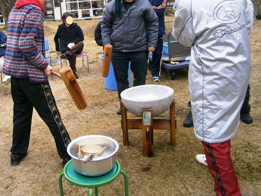 もちつきの様子
